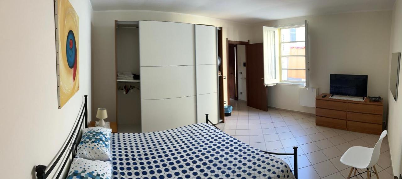 Casa Adriana, Centralissima, Confinante Ospedale Civile Sassari Exterior foto