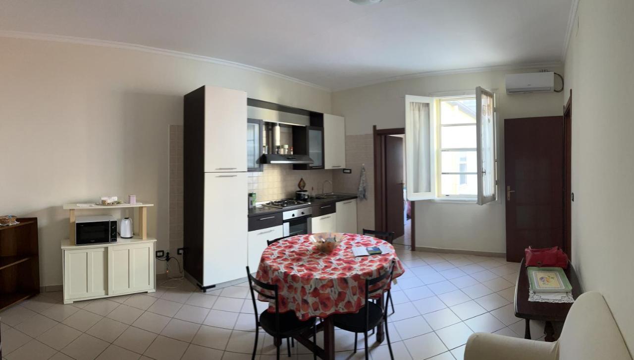 Casa Adriana, Centralissima, Confinante Ospedale Civile Sassari Exterior foto
